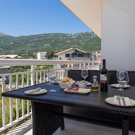 Apartment Marija 2 Near Split Kastela Exterior photo